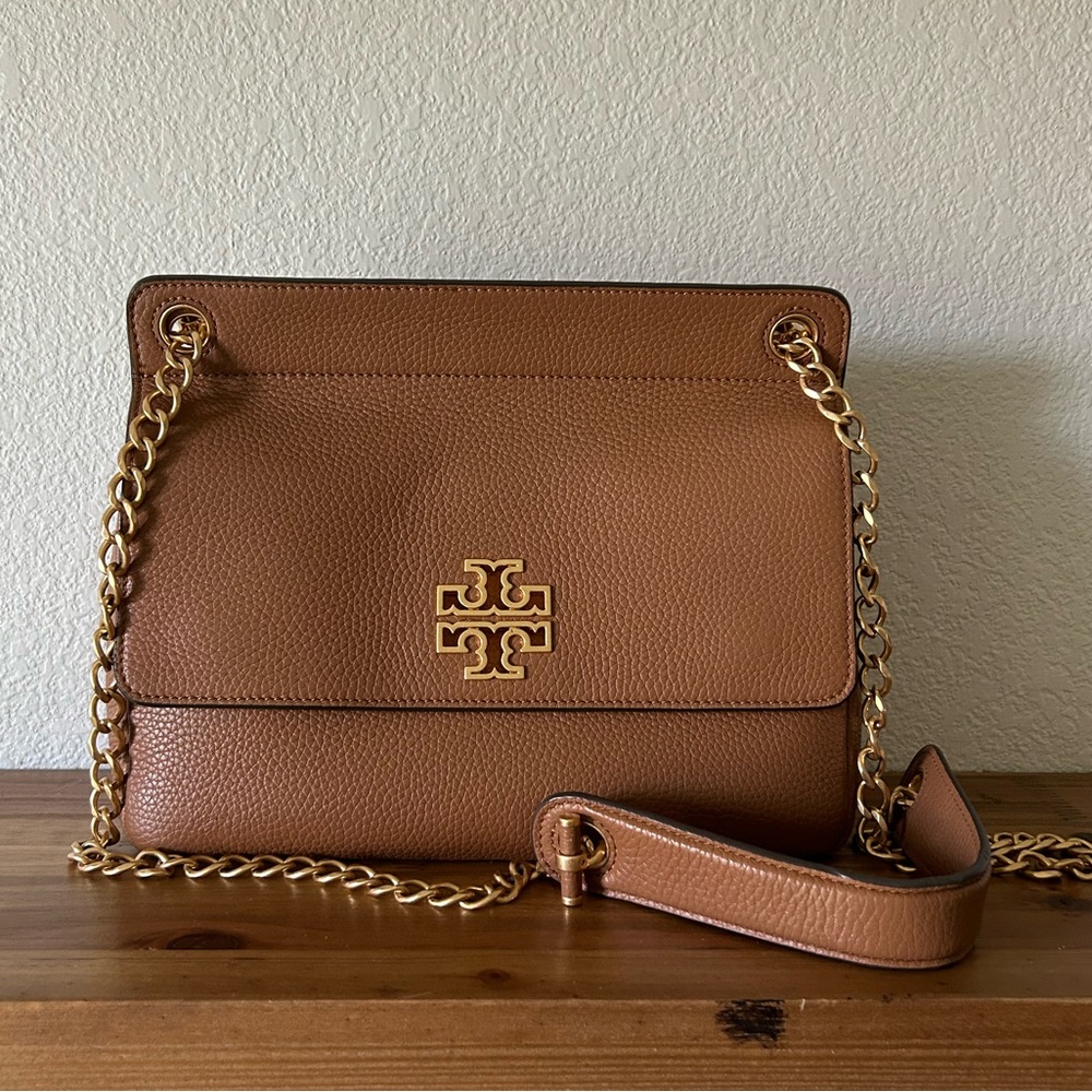 🎉Host pick!🎉{Tory Burch} Britten Flap Shoulder bag